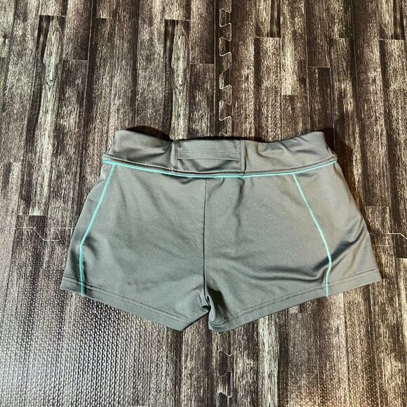 🤑New Balance Women's Active Pull On Shorts - Picture 3 of 3
